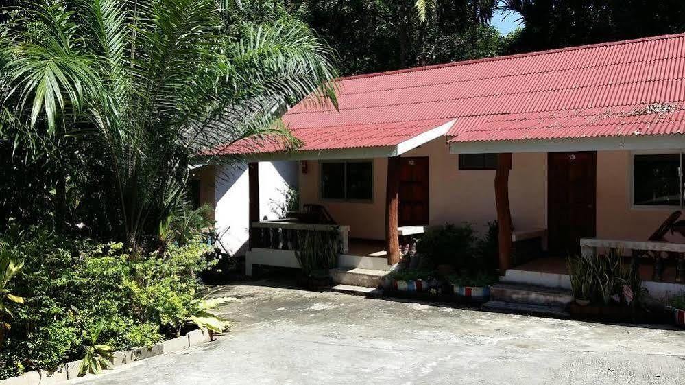 Subtawee Resort سوراثاني المظهر الخارجي الصورة
