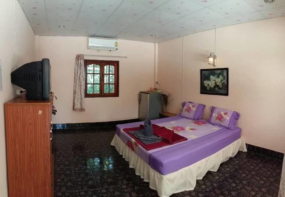 Subtawee Resort سوراثاني المظهر الخارجي الصورة